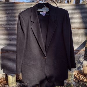Women's Suit, Elegant, black wool Sag Harbor